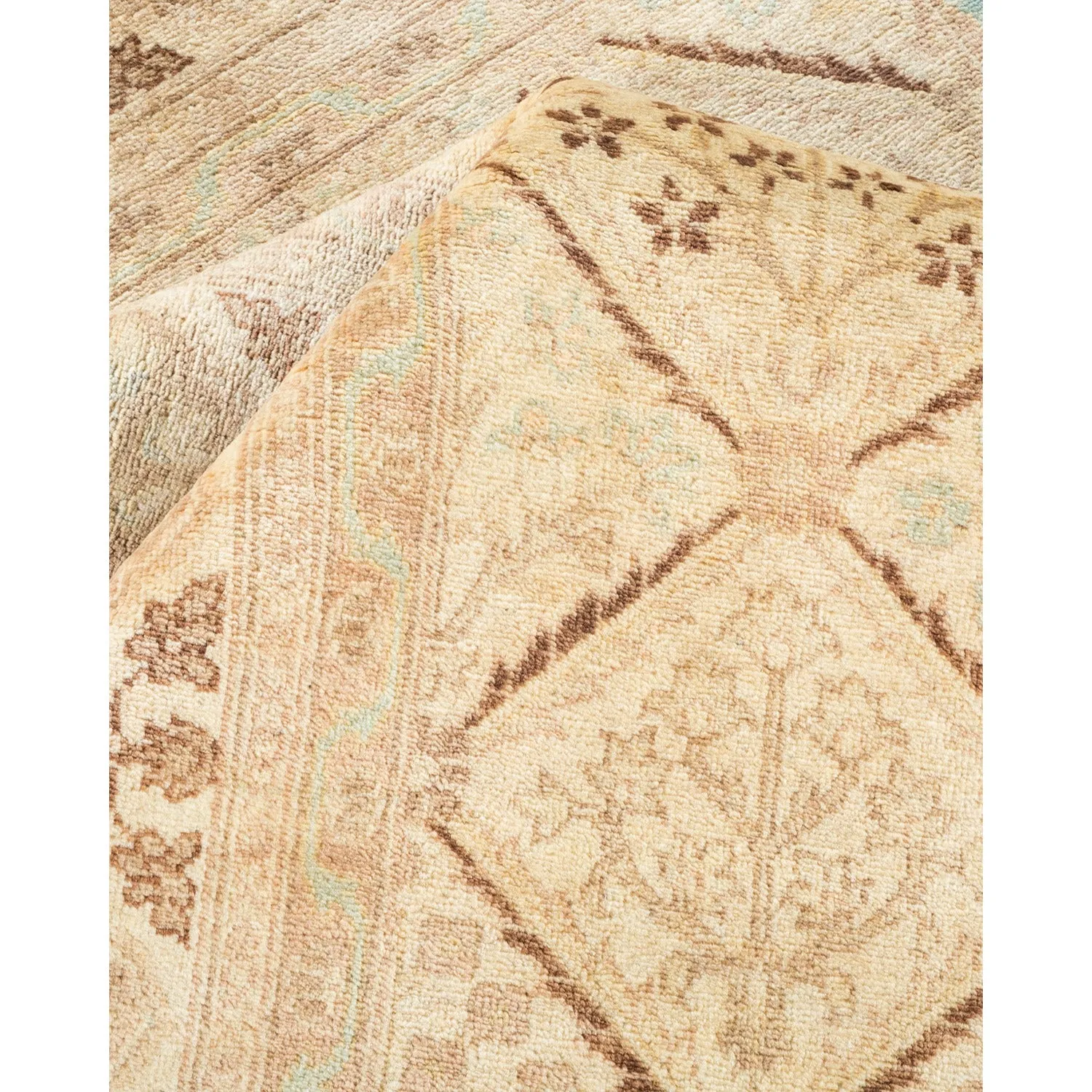 Beige Traditional Wool Rug - 6' x 8'3"
