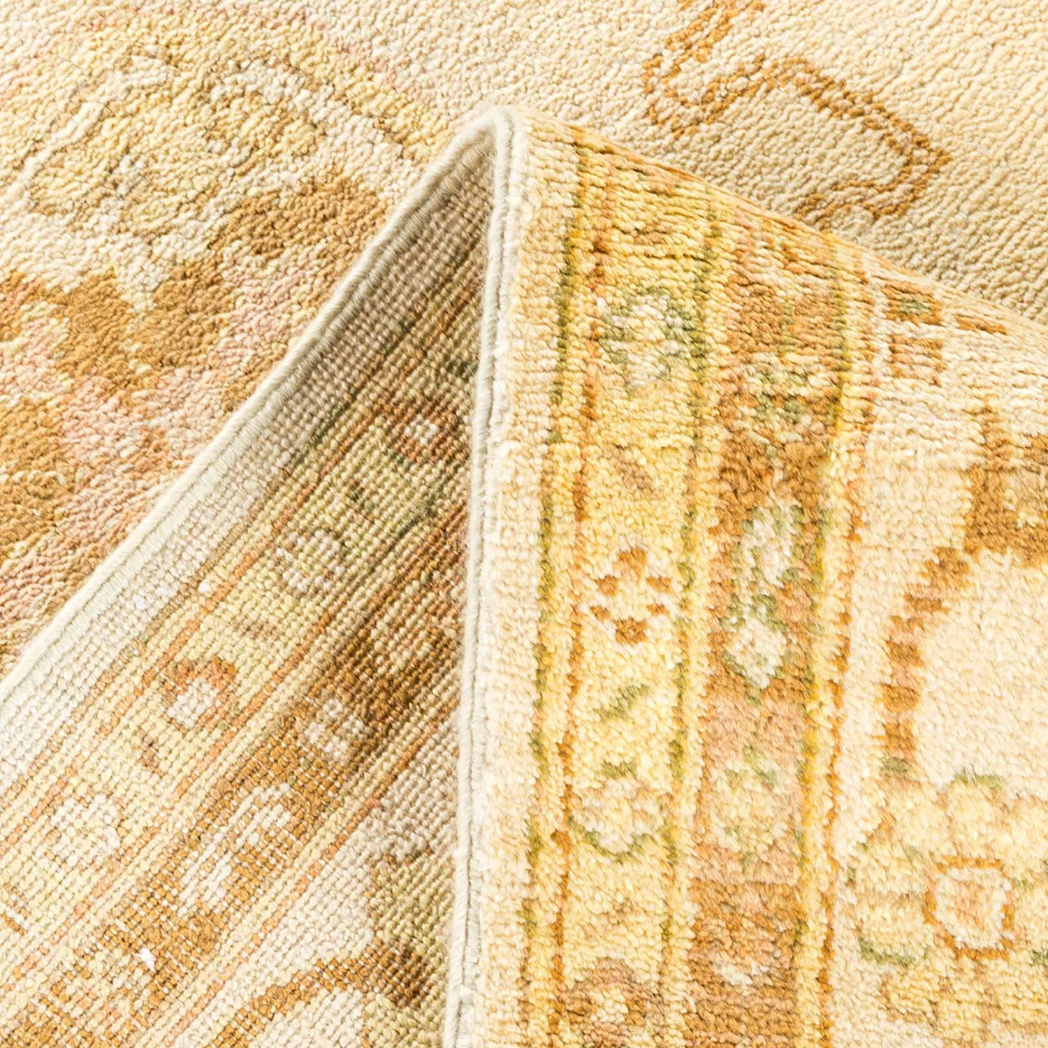 Ivory Traditional Wool Rug - 8' x 10'