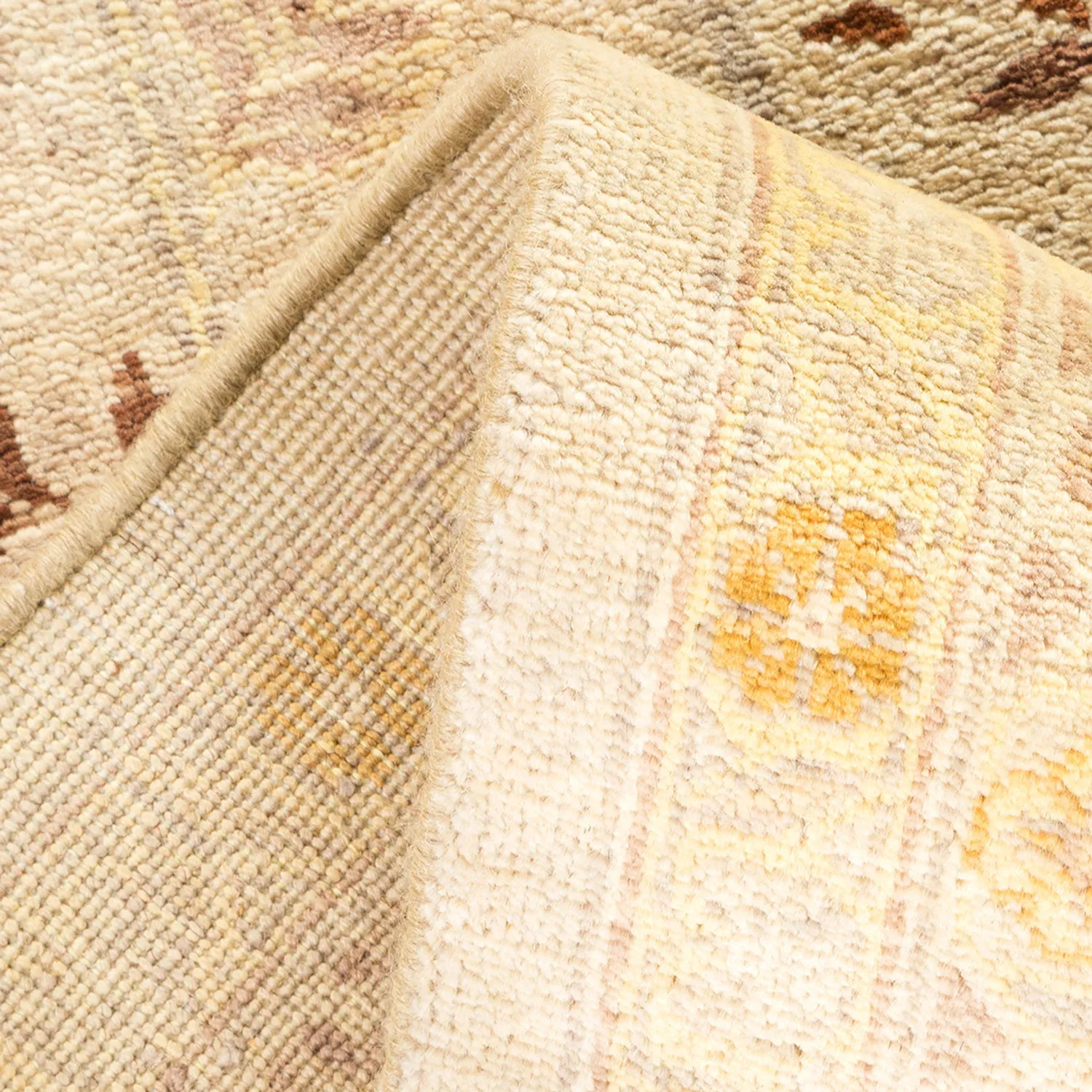 Ivory Traditional Wool Rug - 8'1" x 14'1"