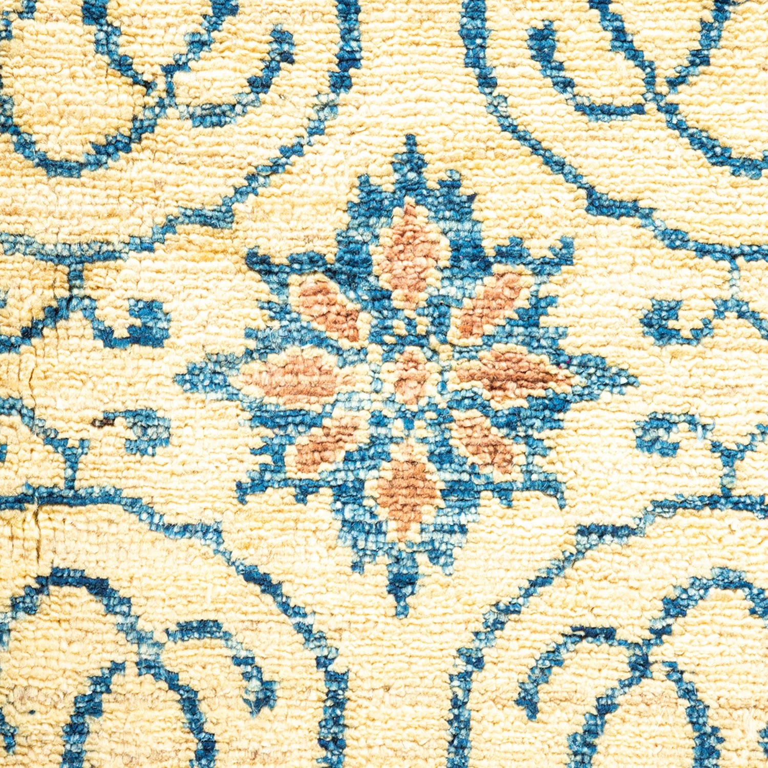 Ivory Traditional Wool Rug - 9' x 12'7"