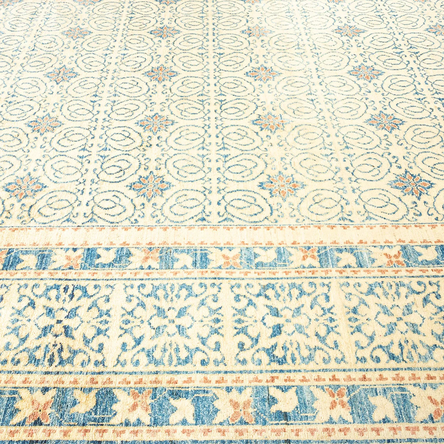 Ivory Traditional Wool Rug - 9' x 12'7"
