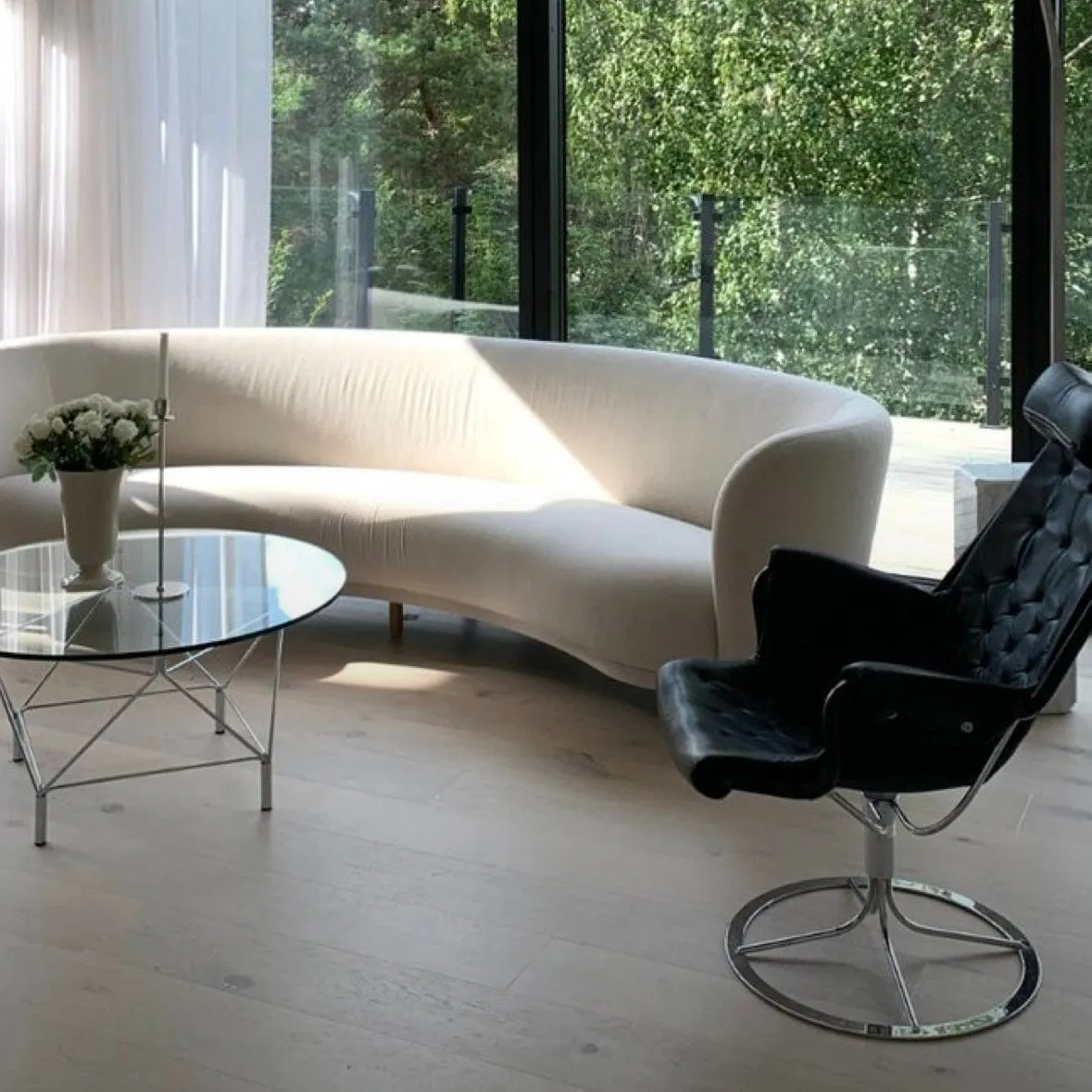 Jen Curve Sofa